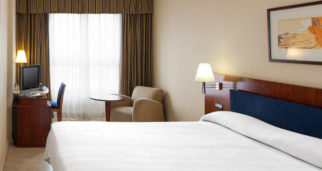 Holiday Inn Express Logrono Rioja By Ihg Экстерьер фото