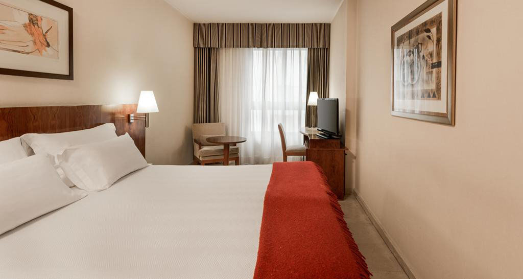 Holiday Inn Express Logrono Rioja By Ihg Экстерьер фото