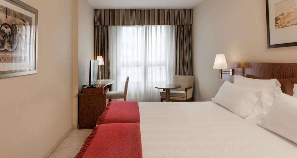 Holiday Inn Express Logrono Rioja By Ihg Экстерьер фото