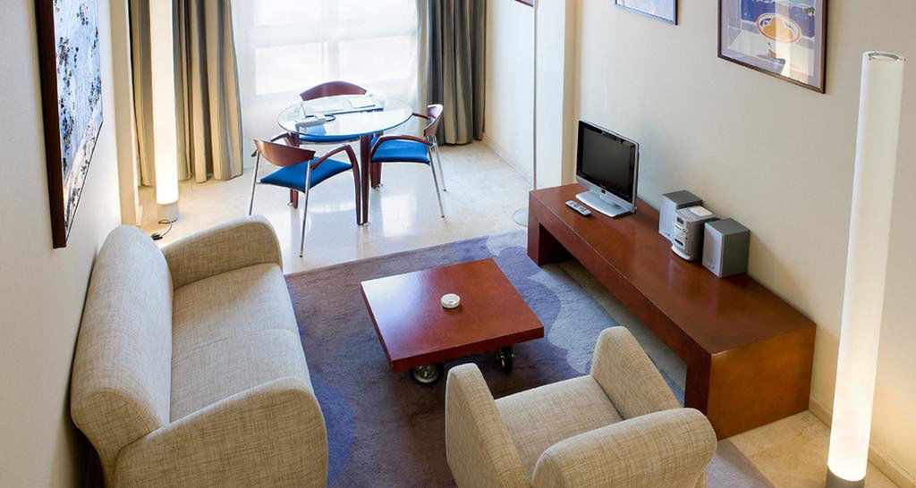 Holiday Inn Express Logrono Rioja By Ihg Экстерьер фото