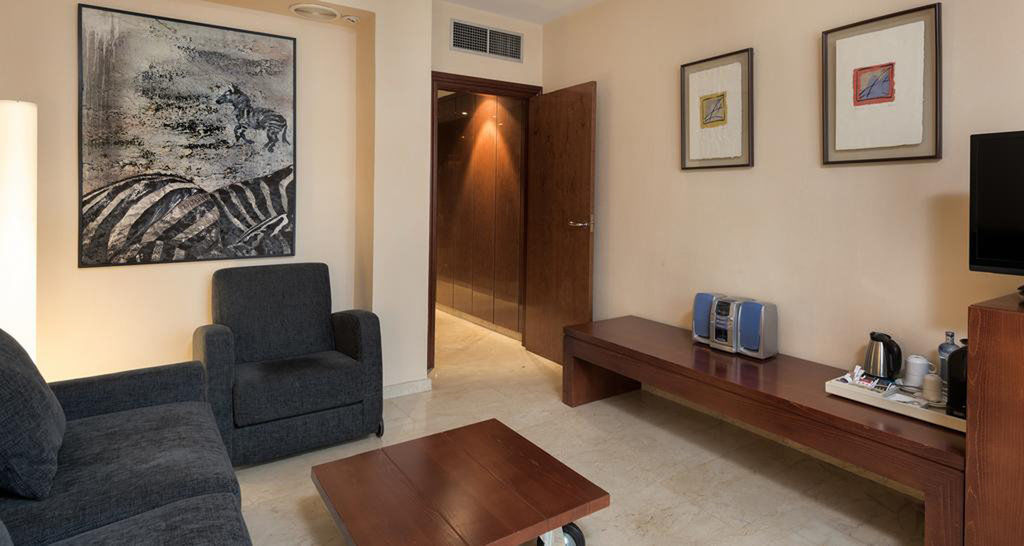 Holiday Inn Express Logrono Rioja By Ihg Экстерьер фото